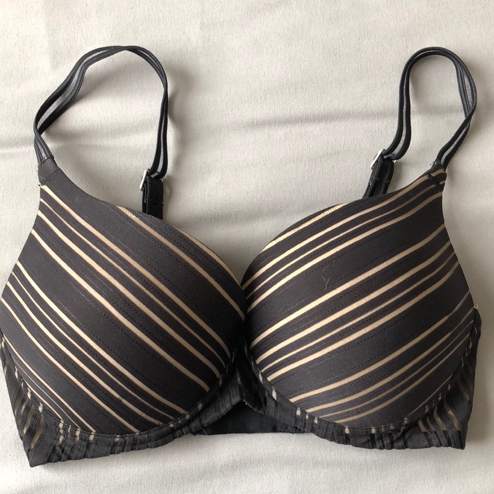 She Walks In BEAUTY (+ LIGHT) Black Demi Bra